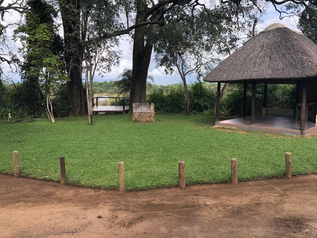 Divundu White Sands Lodge מראה חיצוני תמונה