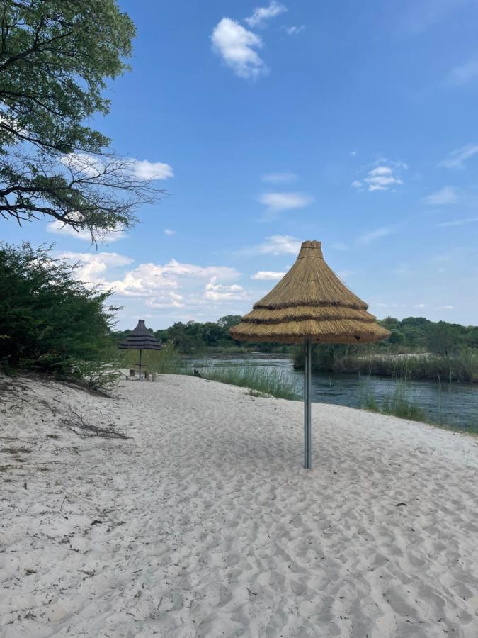 Divundu White Sands Lodge מראה חיצוני תמונה