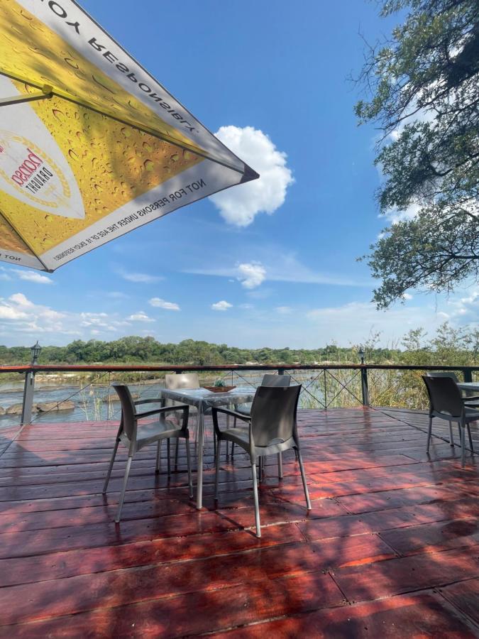 Divundu White Sands Lodge מראה חיצוני תמונה